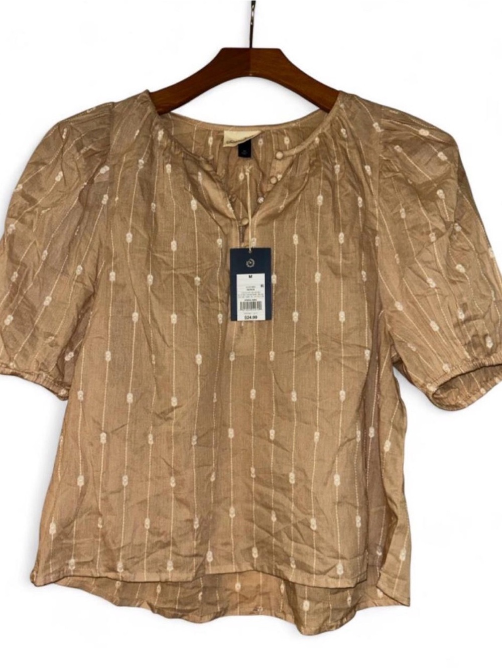 Universal Threads NWT beige and white top